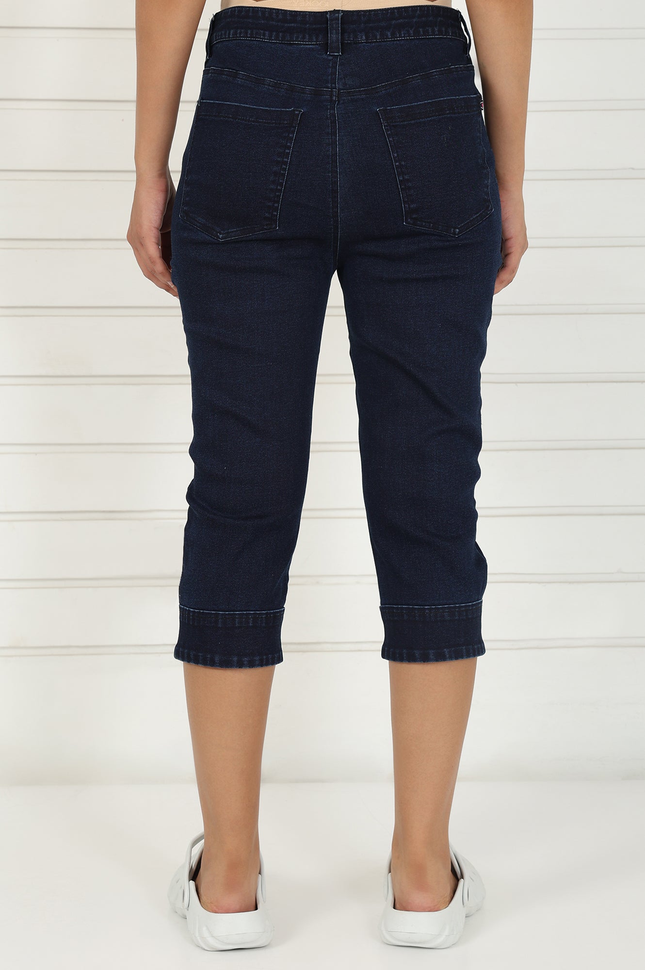 Blue Denim Lycra Mid Rise Calf Length Capri with YKK Zipper