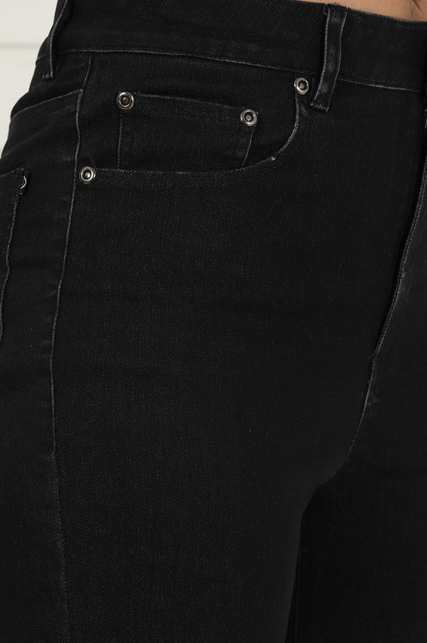 Black Denim Lycra Mid Rise Ankle Length Straight Pant with YKK Zipper