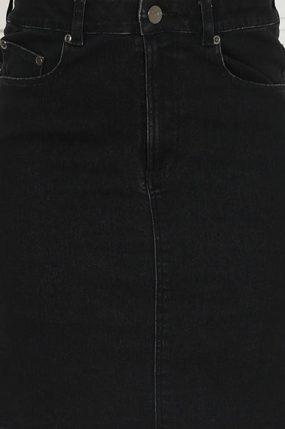 Black Denim Lycra Mid Rise Mid Thigh Length Skirt with YKK Zipper