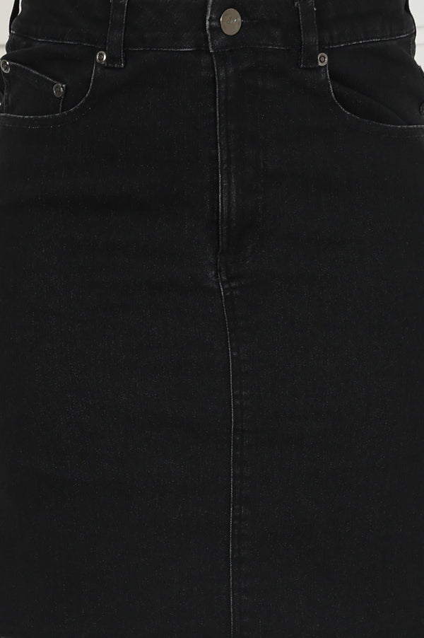 Black Denim Lycra Mid Rise Mid Thigh Length Skirt with YKK Zipper