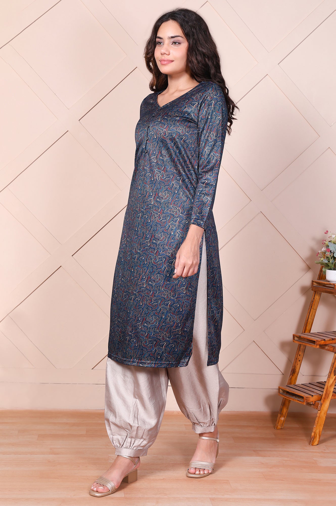Silver Solid Relaxed-Leg Pants