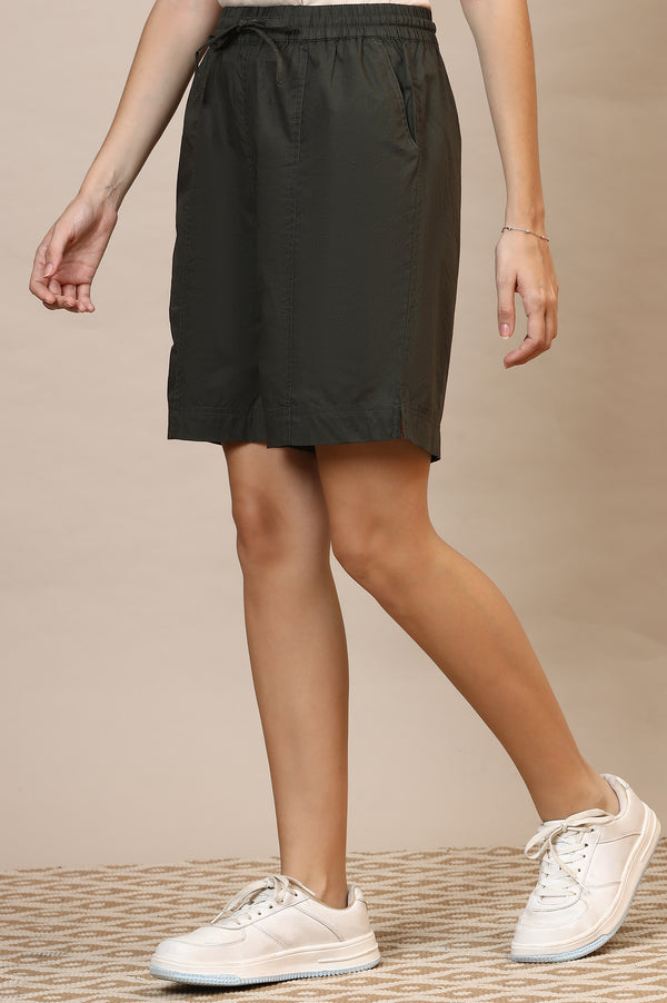 Dark Green Solid Loose Fit Cotton Shorts With Drawstring