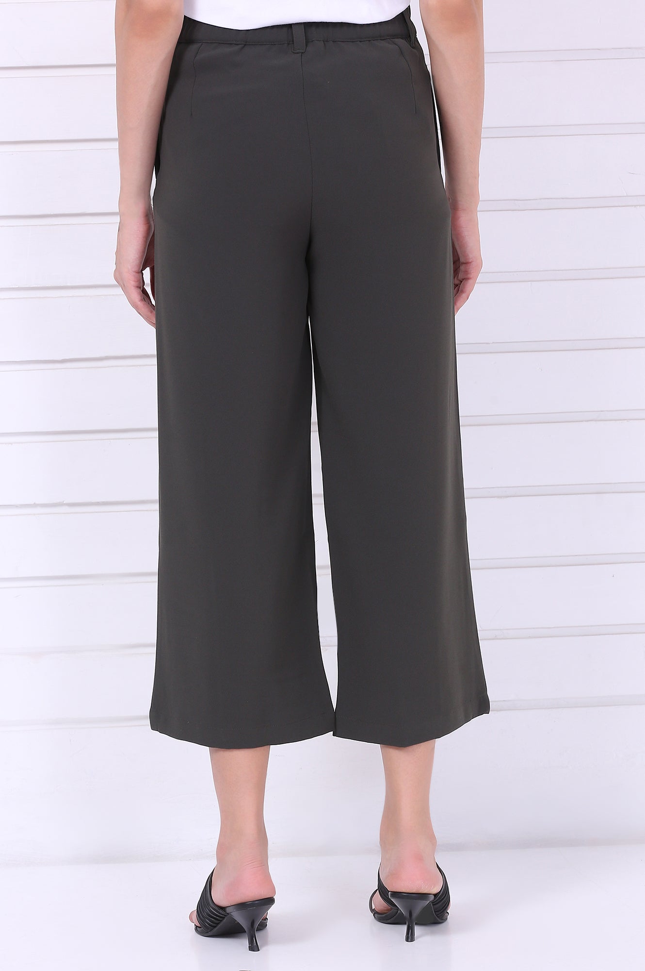 Green Solid Calf Length Culottes with YKK Zipper