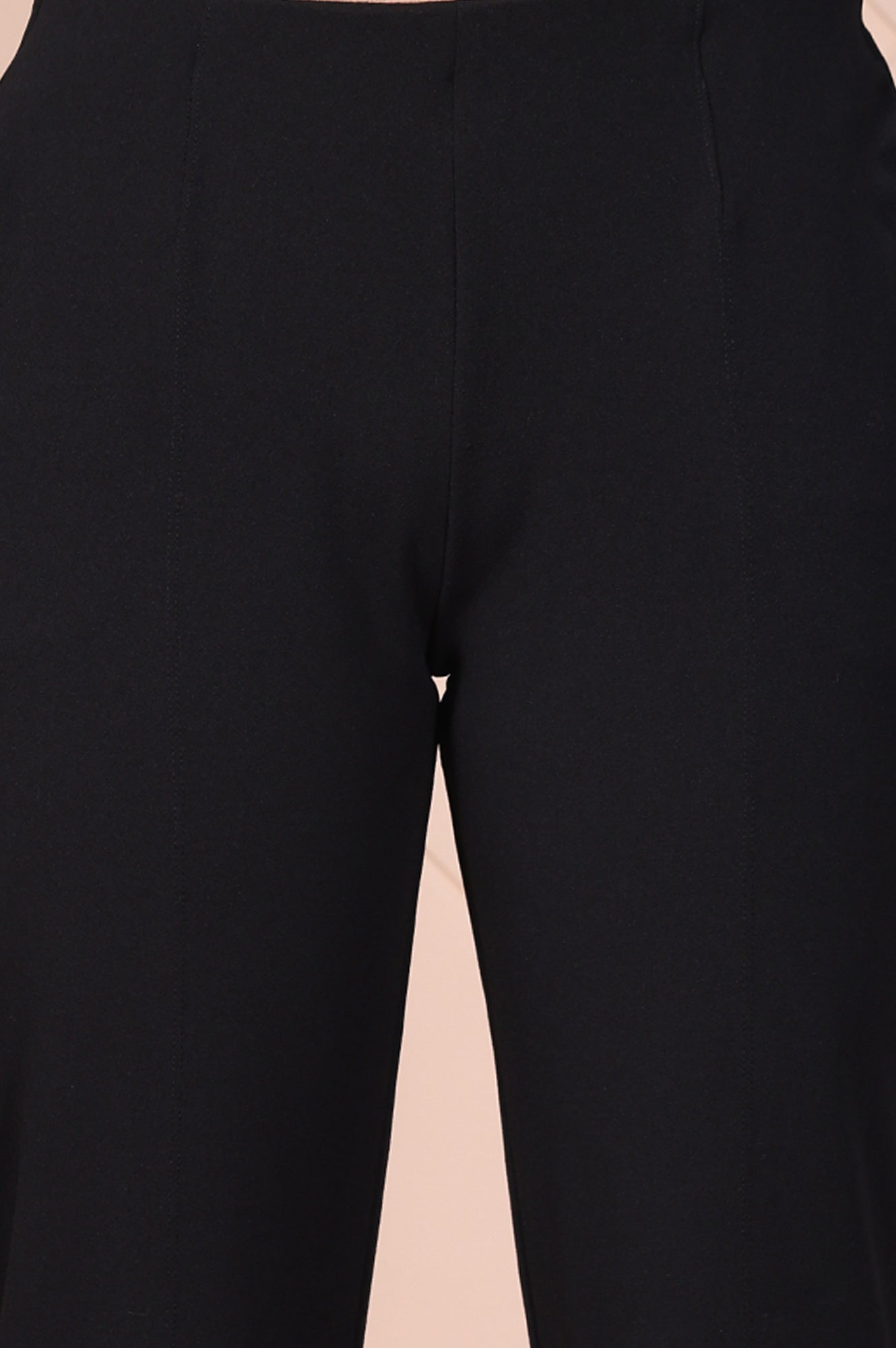 Black Solid Wide-Leg Trouser