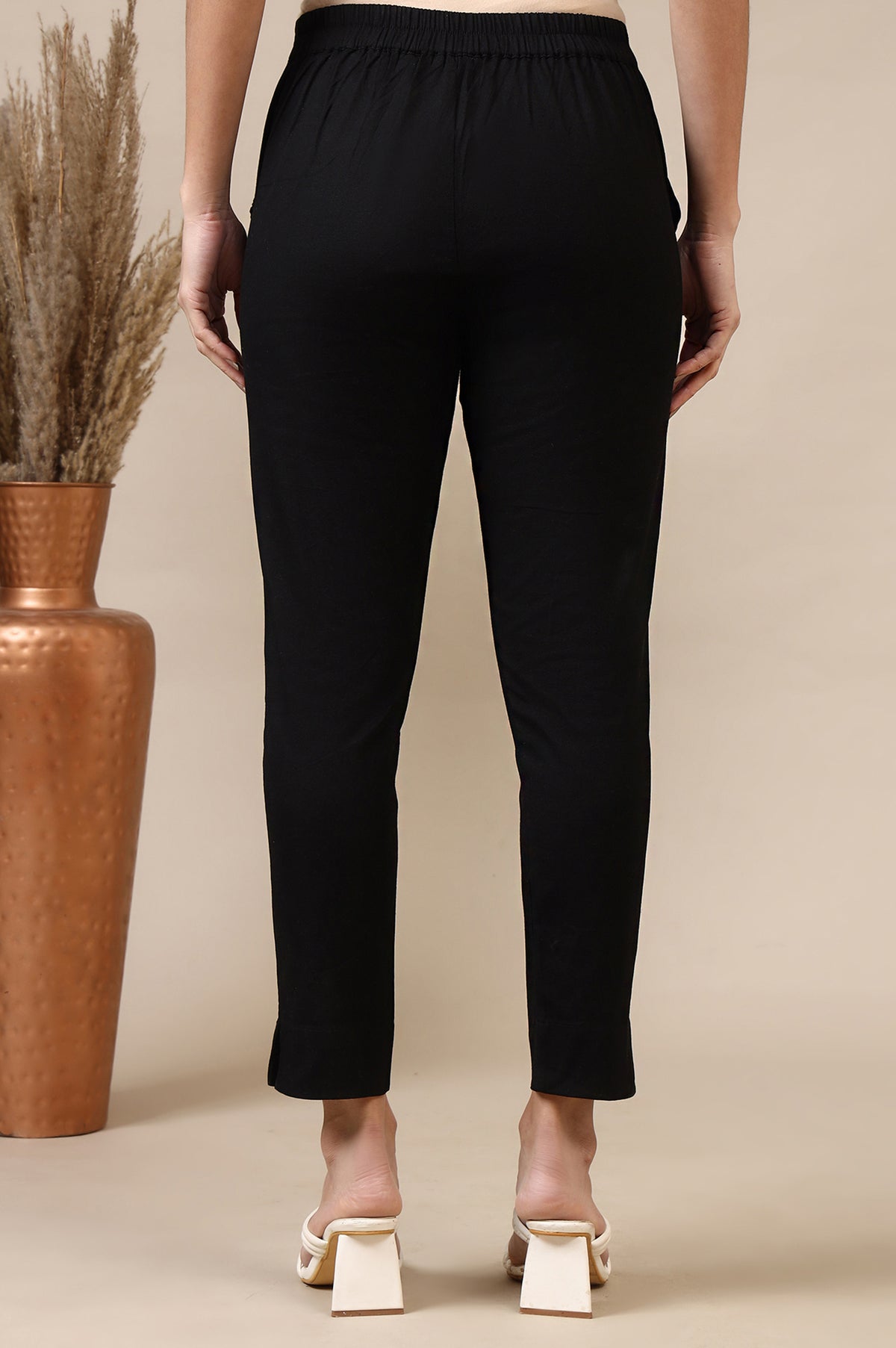 Black Solid Cotton Flax Mid Rise Ankle Length Slim Fit Trouser