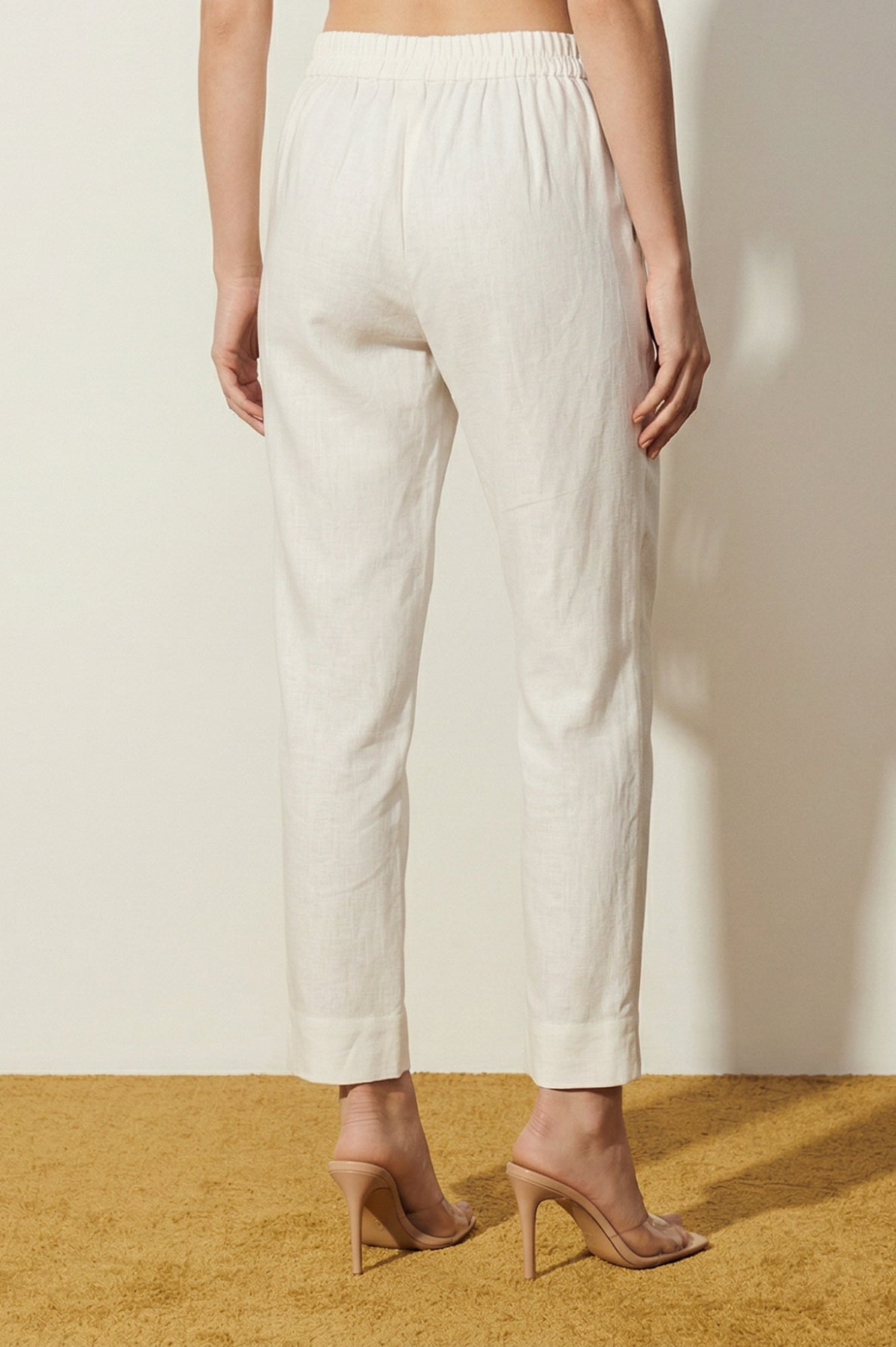 Off White Solid Cotton Flax Straight Fit Ankle Length Trousers
