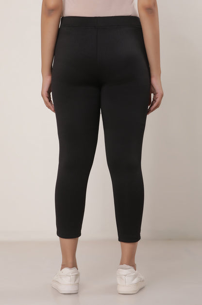 Black Solid Skinny Fit Calf Length Mid Rise Tights