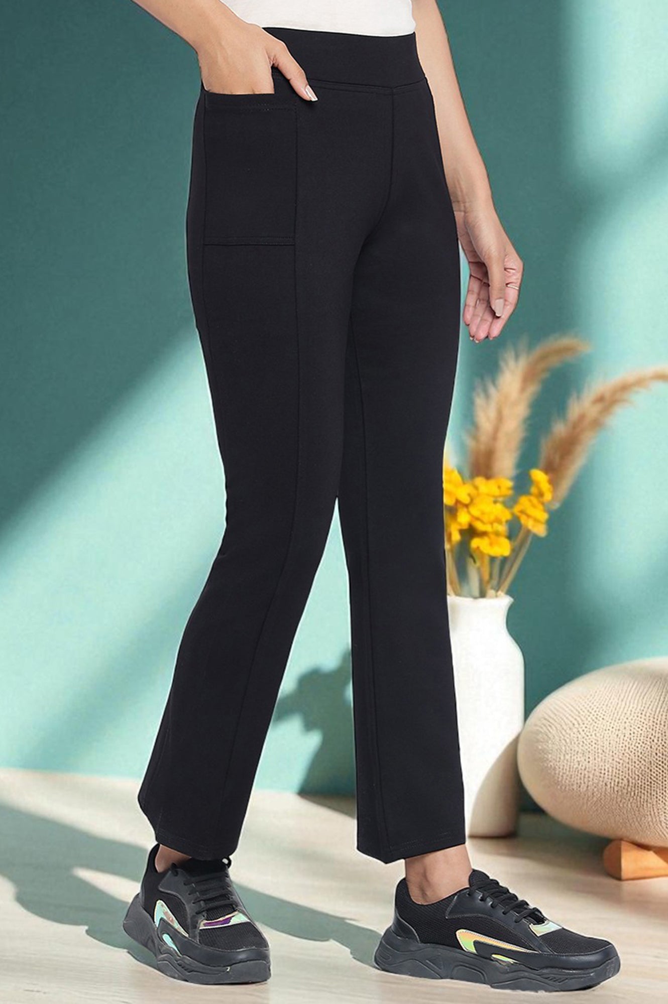 Black Solid Mid Rise Tights in Ankle Length