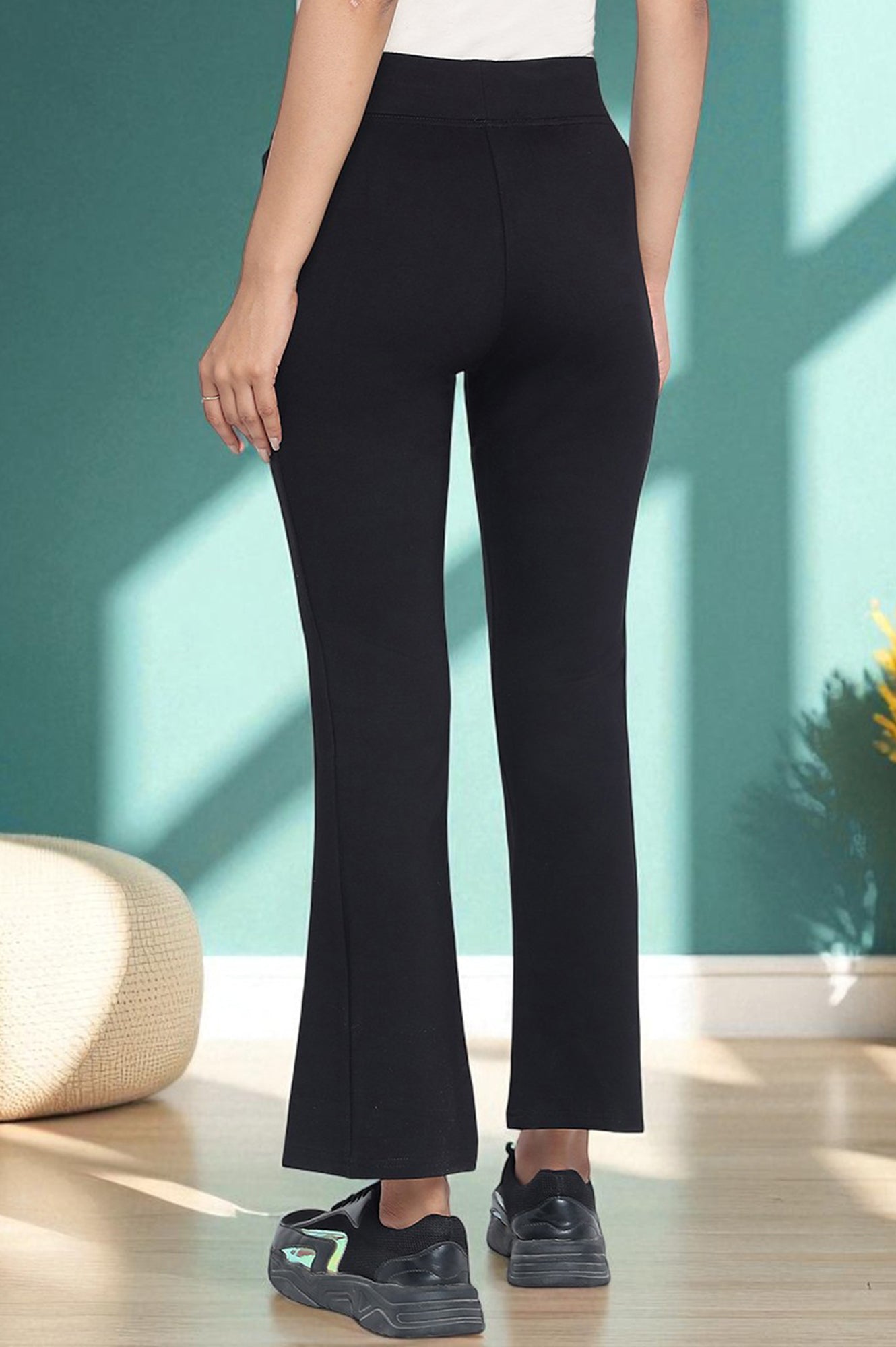 Black Solid Mid Rise Tights in Ankle Length