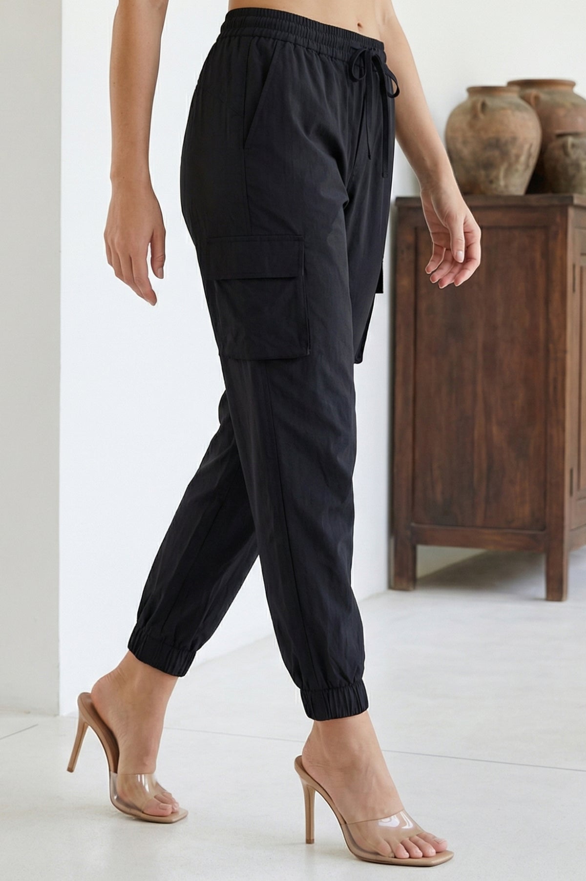Black Solid Pure Cotton Ankle Length Cargo