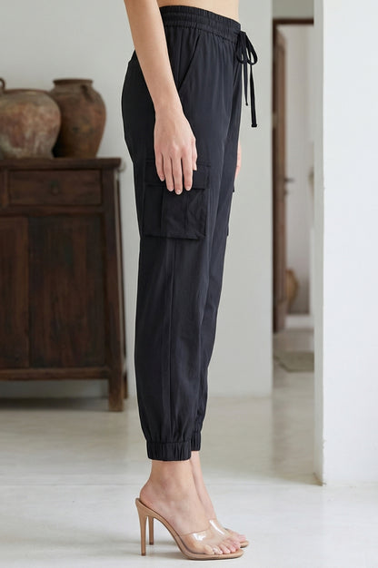 Black Solid Pure Cotton Ankle Length Cargo