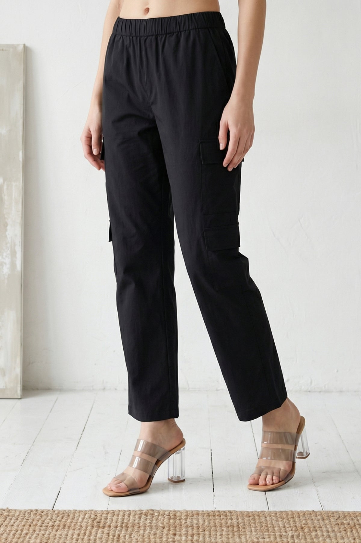 Black Solid Pure Cotton Ankle Length Cargo