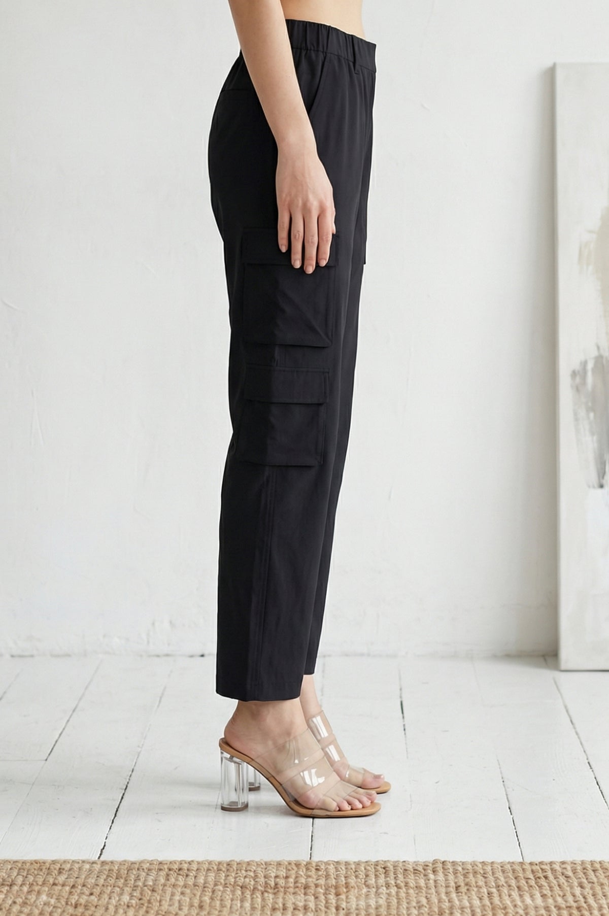 Black Solid Pure Cotton Ankle Length Cargo