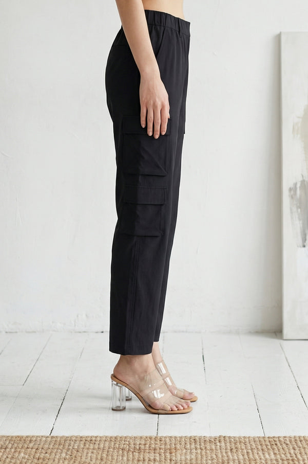 Black Solid Pure Cotton Ankle Length Cargo